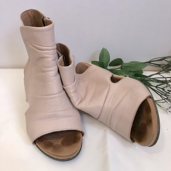 Bueno pink peep toe bootie - Picture 2 of 5